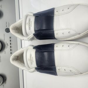 Valentino White and Blue Low-Top Sneakers